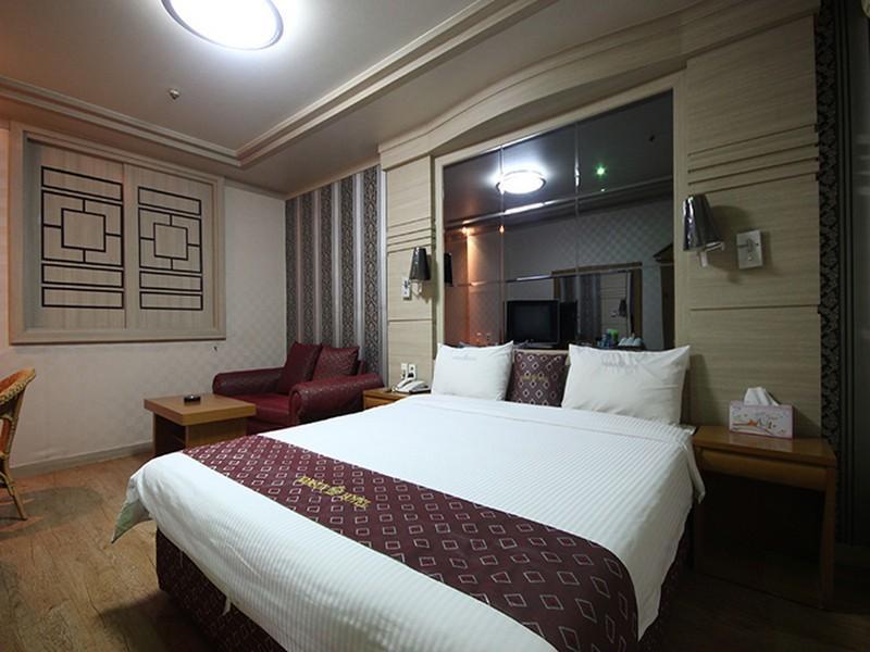 Ns Hotel Changwon Esterno foto