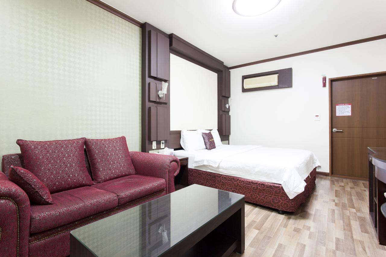 Ns Hotel Changwon Esterno foto