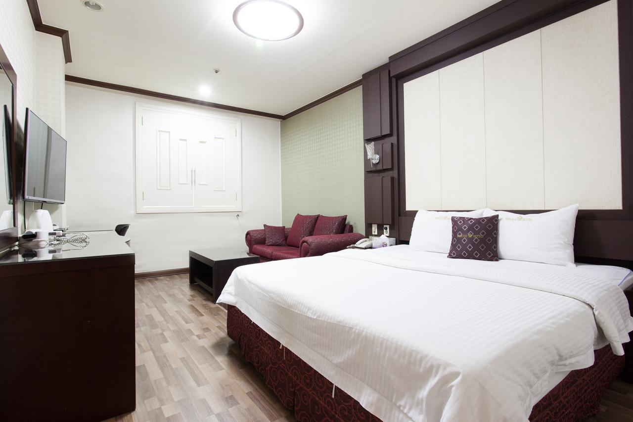 Ns Hotel Changwon Esterno foto