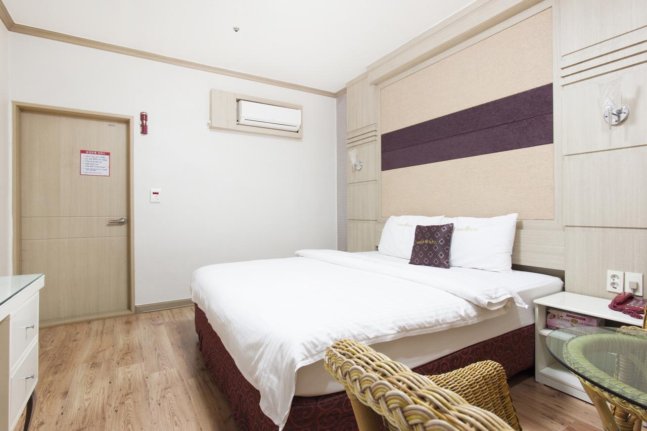 Ns Hotel Changwon Esterno foto