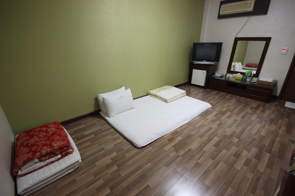 Ns Hotel Changwon Esterno foto